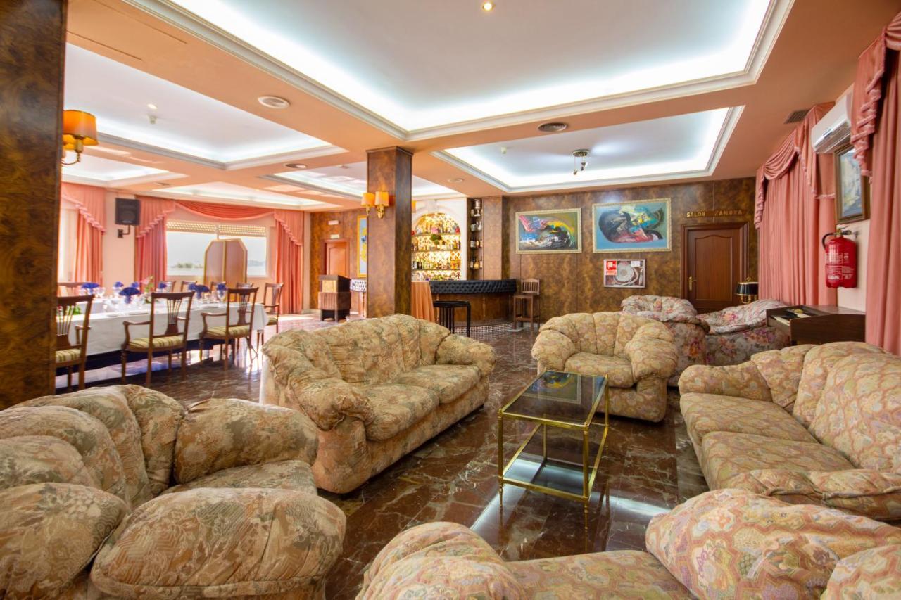 Hotel Hidalgo Martos Exteriör bild